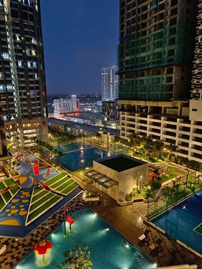 Luxury Couple Suites L Free Netflix L Massage Chair L Bathtub L Wifi 200Mbps L Town Area Bali Residence ملقا المظهر الخارجي الصورة