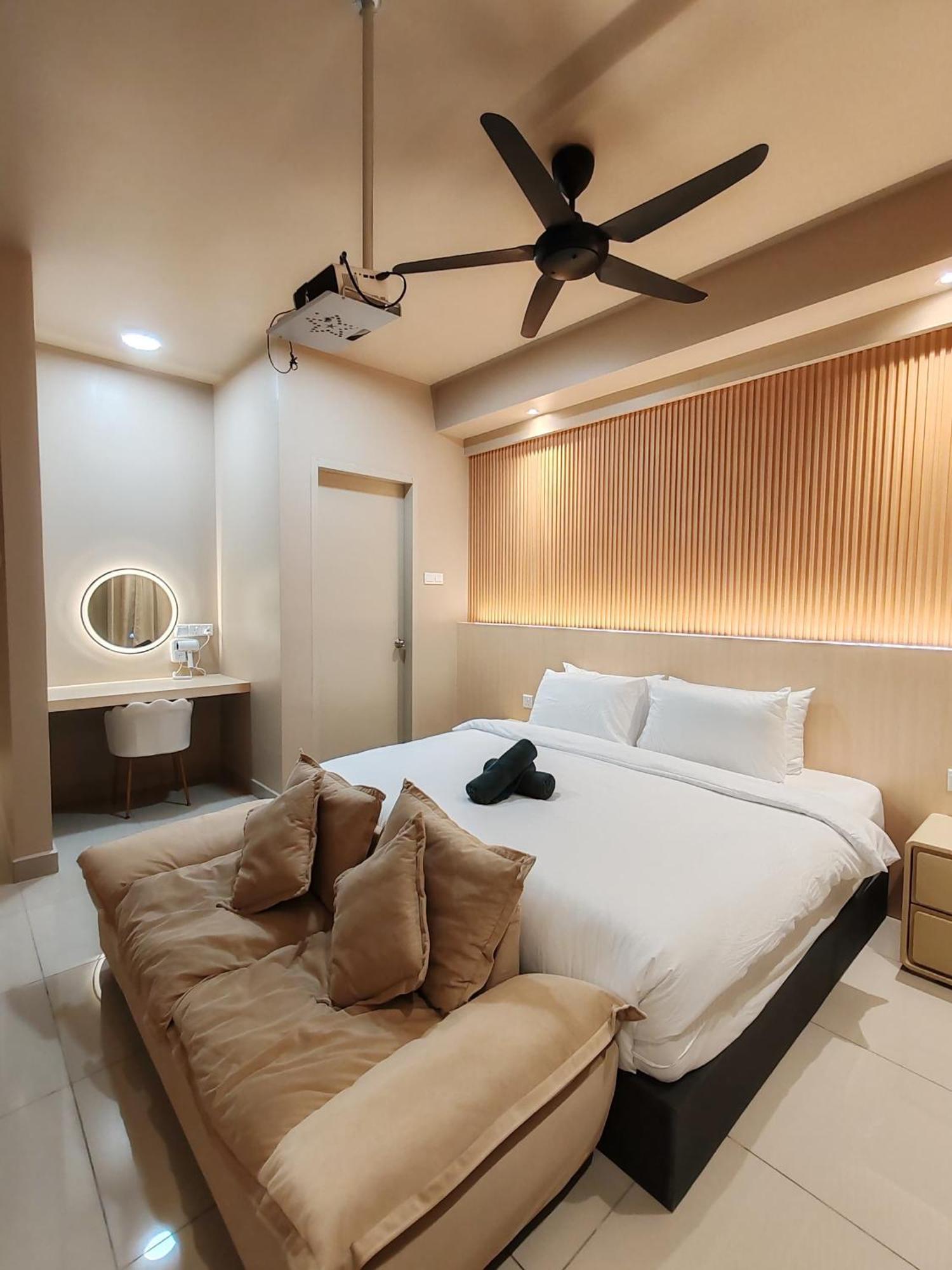 Luxury Couple Suites L Free Netflix L Massage Chair L Bathtub L Wifi 200Mbps L Town Area Bali Residence ملقا المظهر الخارجي الصورة