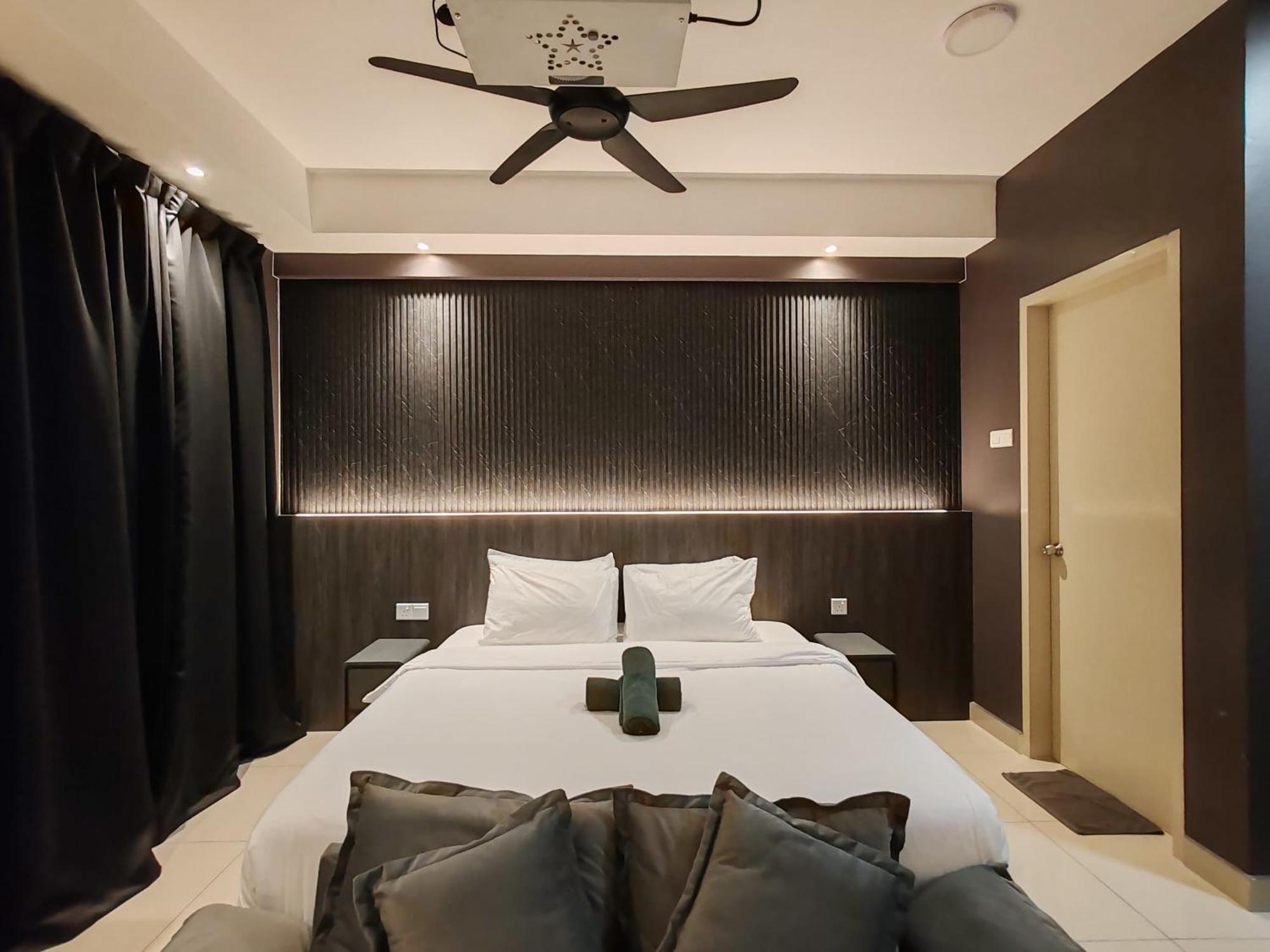 Luxury Couple Suites L Free Netflix L Massage Chair L Bathtub L Wifi 200Mbps L Town Area Bali Residence ملقا المظهر الخارجي الصورة