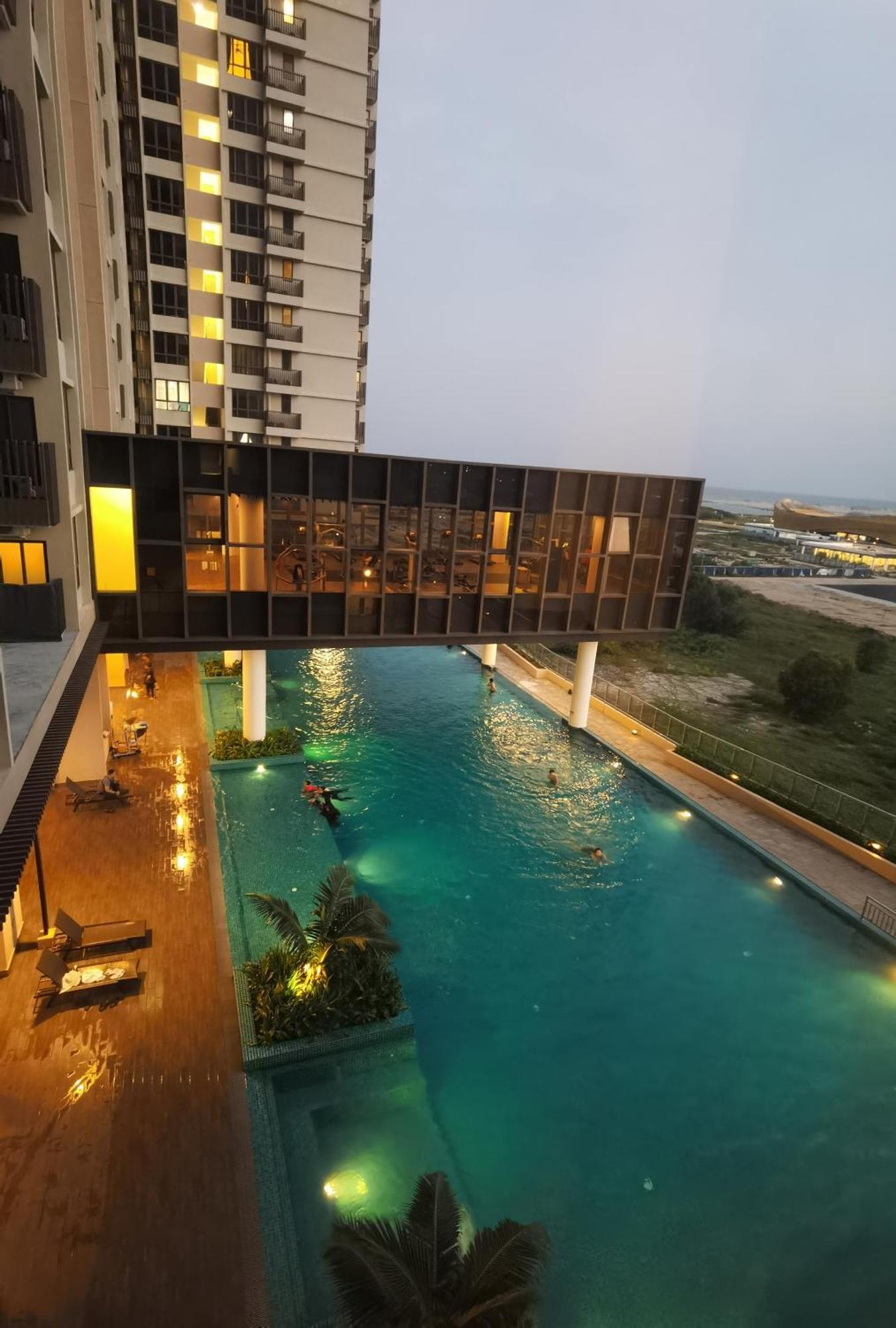 Luxury Couple Suites L Free Netflix L Massage Chair L Bathtub L Wifi 200Mbps L Town Area Bali Residence ملقا الغرفة الصورة